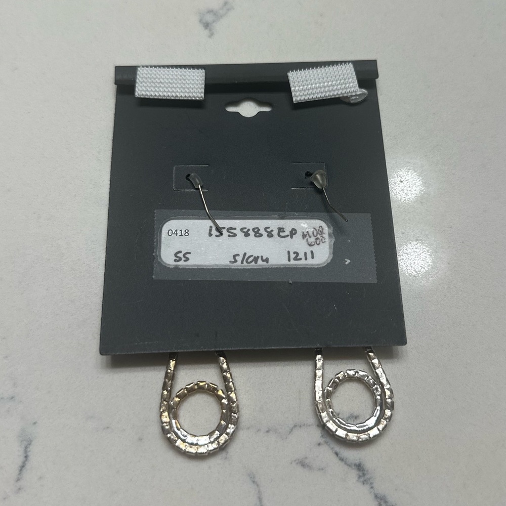 Dangle earrings - Picture 2 of 3